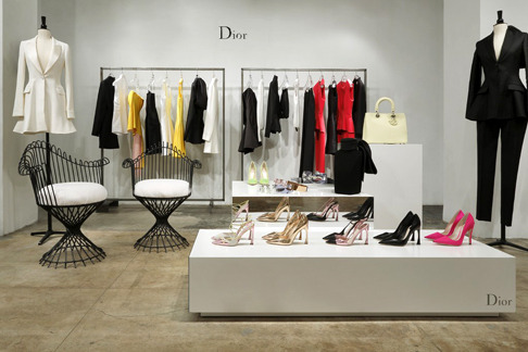 Dior   pop-up    